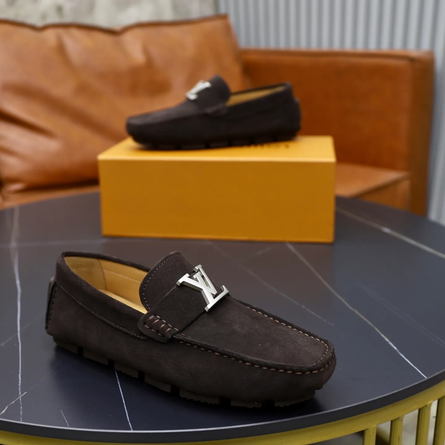 Ex-factory price: 480💰【LV】Louis Vuitton ⚠️High-end men’s driving and pedal series ⚠️38-44 (customized for 45) ⚠️All original cowhide leather! Thick and soft! Made entirely of calfskin lining! Rubber sheet anti-slip beanie sole! Three-dimensional package technology! Fashionable and classic! Handicrafts! Original high quality! Feel free to compare!